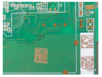 PCB工業(yè)讀碼器識(shí)讀變形二維碼